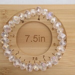 Chic Iridescent Beaded Bracelet NWOT *